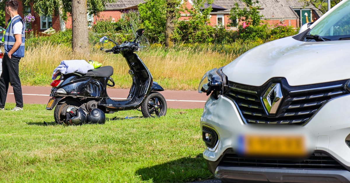 Scooterbestuurder gewond na botsing aan Nijverheidsweg in Roden