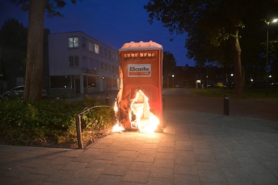 Opnieuw mobiel toilet in brand in Breda