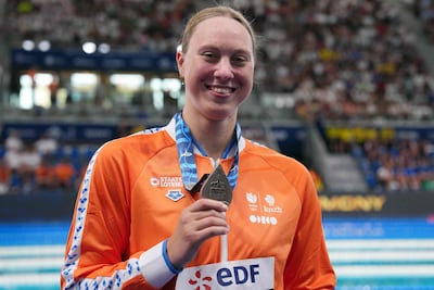 Een groeisyndroom, scheve rug en kanker, maar nu glundert Milou van Wijk met EK-zilver: ‘Kijk wat wél kan’