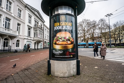 Reclameverbod voor vliegreis en vlees wankelt in Arnhem: deel coalitie uit twijfels, JCDecaux teleur