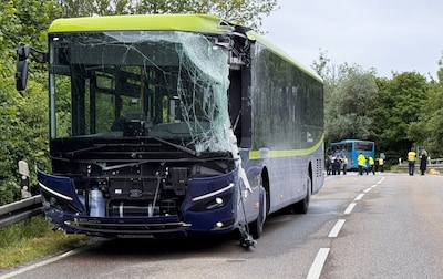 Leerling overleden bij botsing met touringcar vol kinderen o