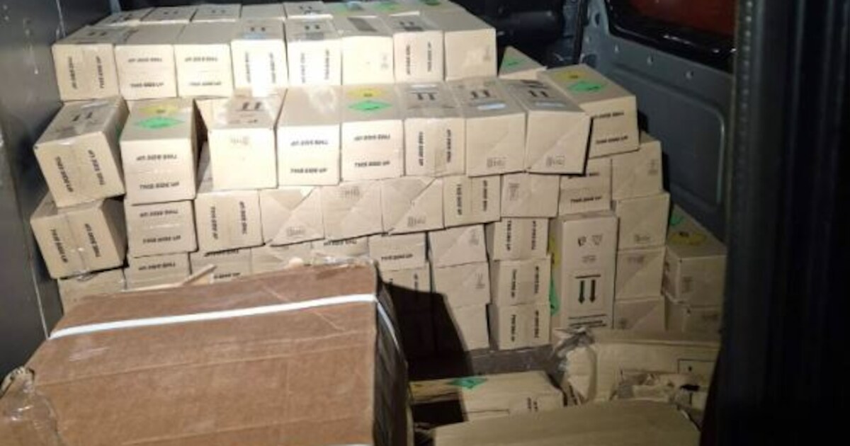 Agenten vinden honderden kilo’s aan lachgaspatronen in verlaten bestelbus in Oudenbosch