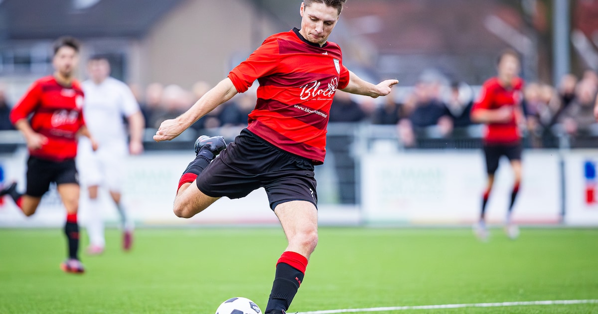 Luke Bakker (EMM’21) leert veel van Barça-spits Robert Lewandowski: ‘Het strafschopgebied is mijn te
