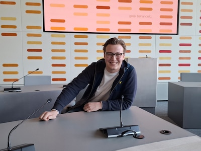 Lars (19) baalt enorm: droombaan in Helmondse politiek spat uiteen na missen van... 1 stem