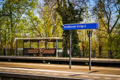 Aanrijding op station Strijp-S in Eindhoven, urenlang geen treinen