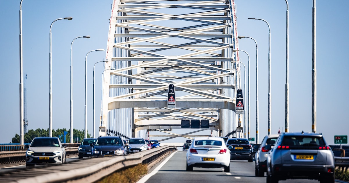 Merwedebrug afgesloten: grote hinder verwacht op A27 en omliggende wegen