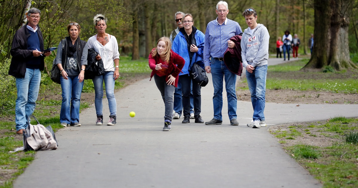 Klootschieten bij Museum 't Steenhuus in Niebert