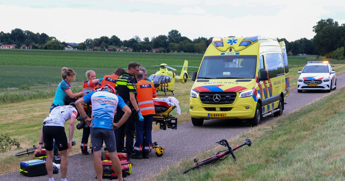 Wielrenner zwaargewond na harde val op Rottedijk bij Bleiswijk