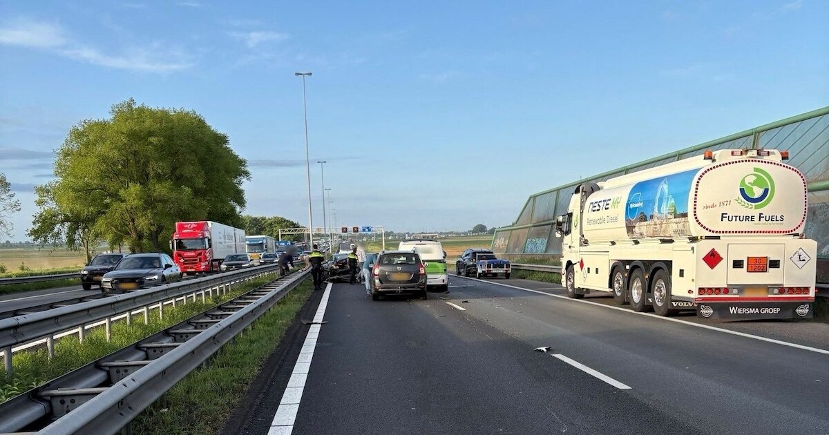 File van anderhalf uur na ongeluk met meerdere voertuigen op A27 bij Nieuwendijk