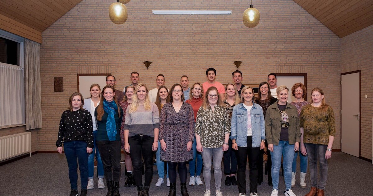 Gospelkoor Alemet begeleidt MessaAge-dienst in de Dorpskerk van Vaassen