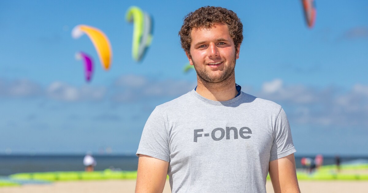 Op de plek waar Sam Aben van zijn vader leerde kitesurfen, vaart hij nu ...