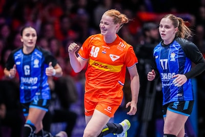 Nederlandse handbalsters nemen in Ahoy steeds meer afstand van Argentinië