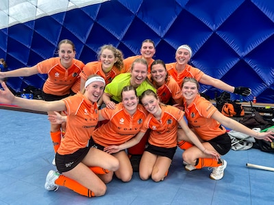 Dames ‘kleine’ hockeyclub uit Kampen nemen het op NK op tegen topclubs: ‘Is dat niet Kampong?’