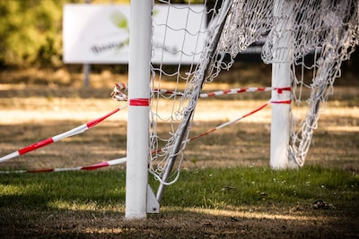 Droogte dreigt ook het amateurvoetbal te raken: kunnen we straks wel aftrappen?