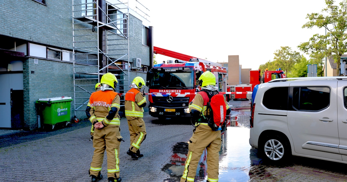 Dakbrand in Vlaardingen snel onder controle