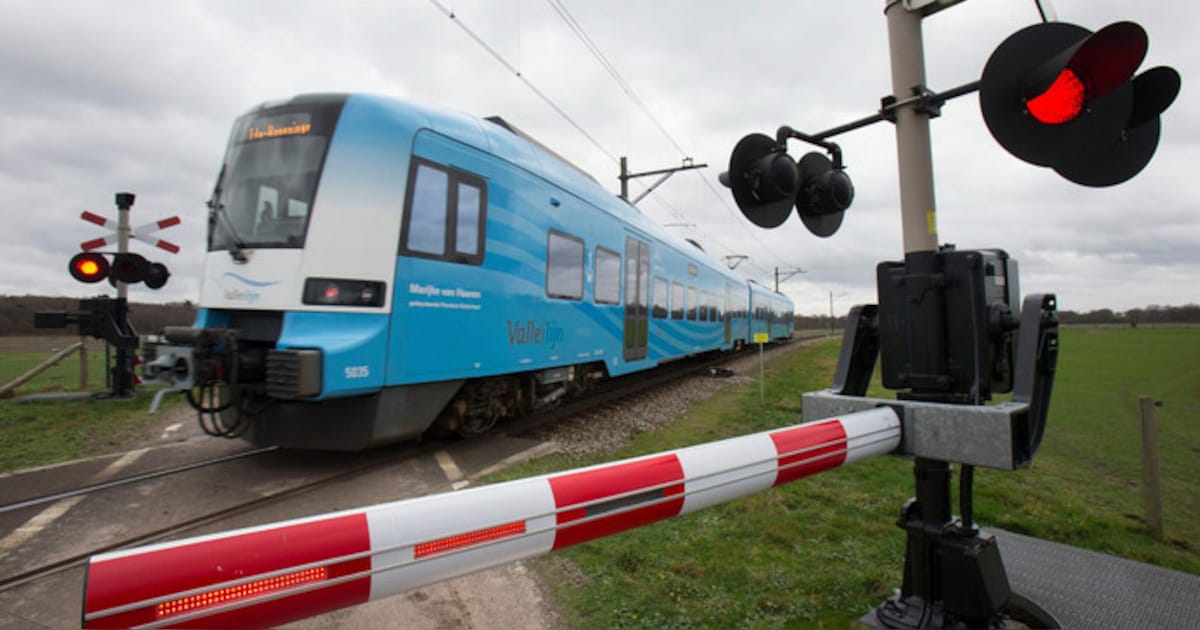 Reizigers moeten wachten tot zomer 2026 op de nieuwe Valleilijn-treinen van RRReis
