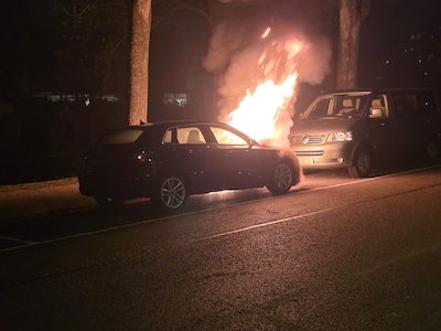 Auto brandt uit op Walstraat in Wageningen