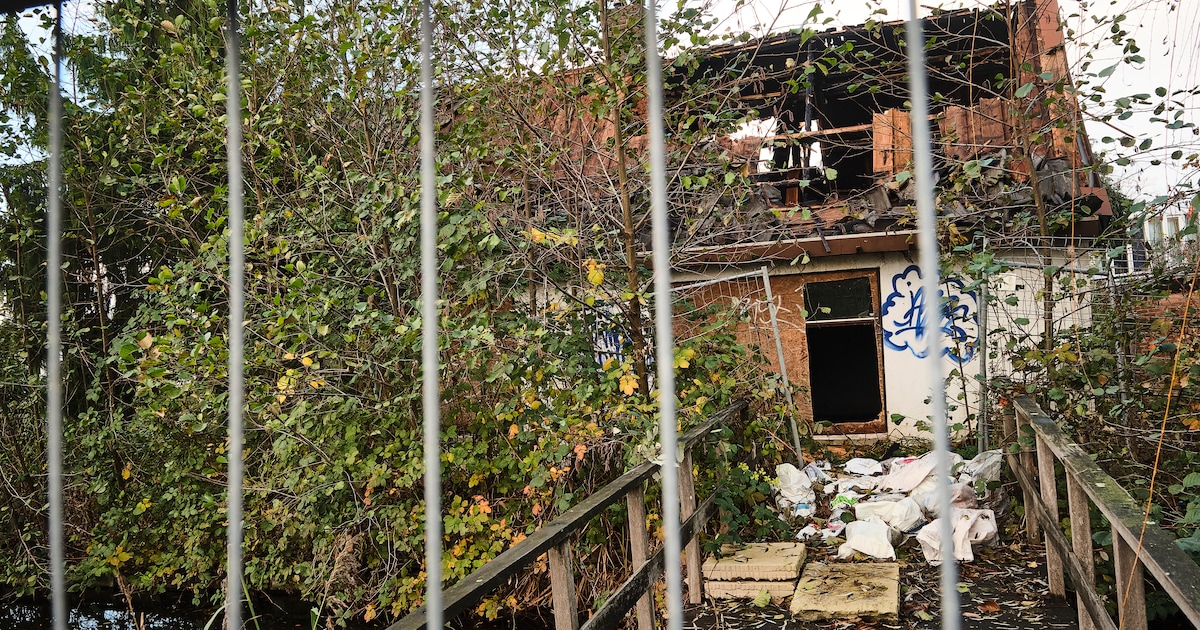 Burgemeester dwingt eigenaar ‘scheefste huis’ tot maatregelen, sloop kan niet zomaar