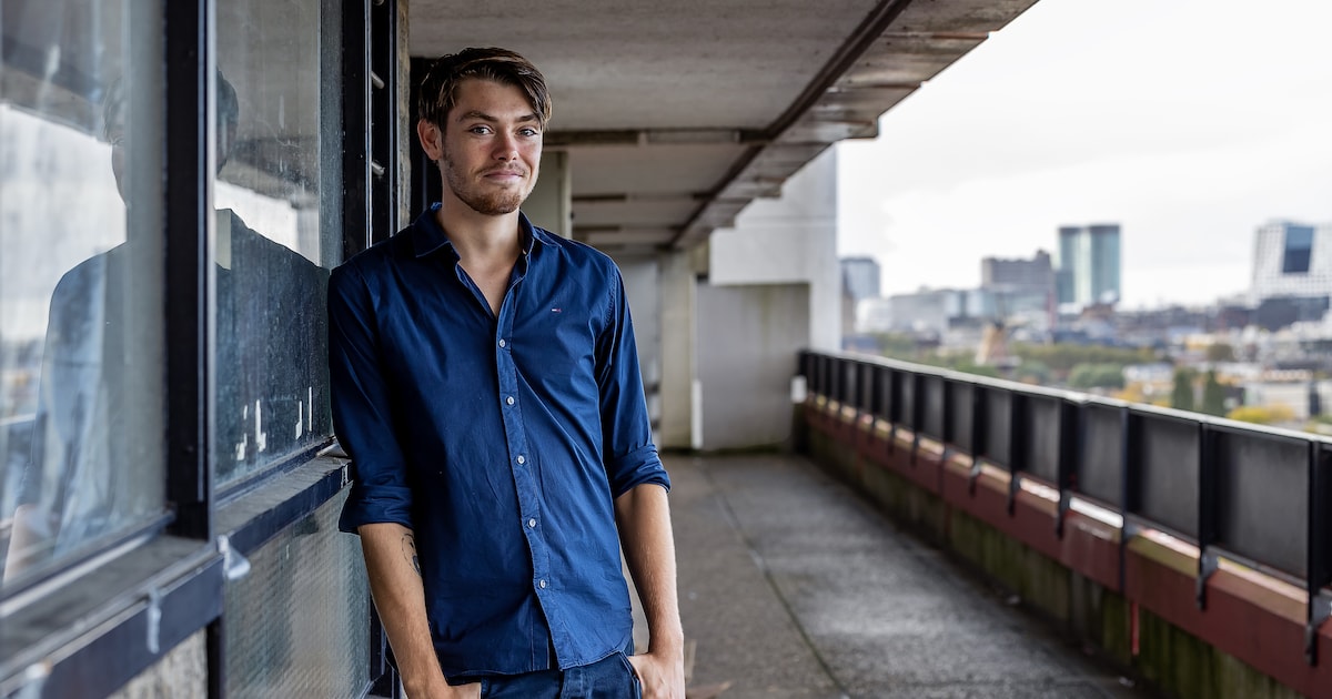 Student Raf zit moederziel alleen in gigantische studentenflat in ...