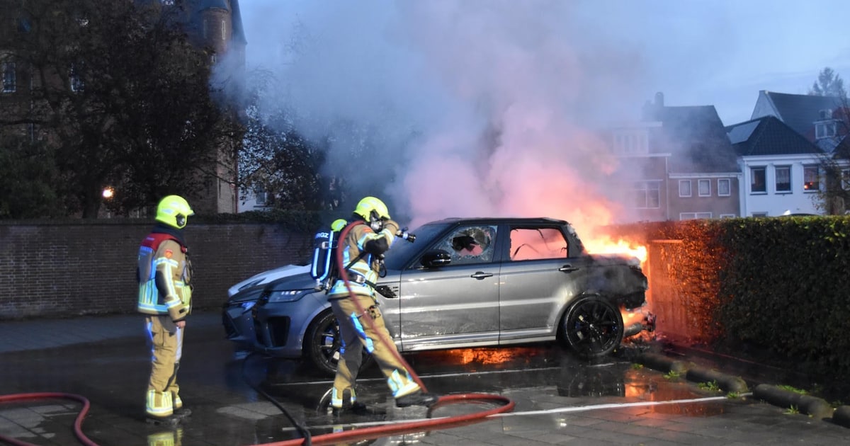 Twee uitgebrande auto’s en explosies in Zaltbommel: politie vermoedt brandstichting