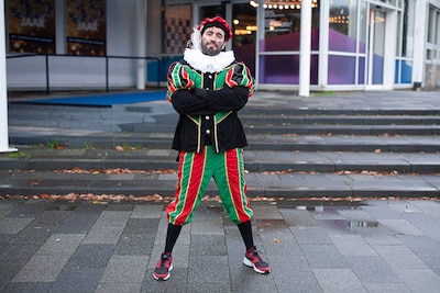 Haagse acteur gaat viraal als Piet: 'Sinterklaas is geen miljonair, broer'