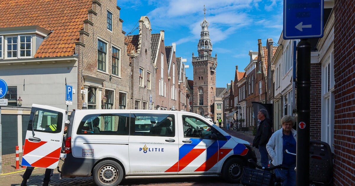 Duo pleegt gewapende overval op juwelierszaak in Monnickendam, verdachten aangehouden