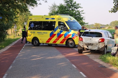 Motorrijder gewond na botsing aan Luntersekade in Ederveen