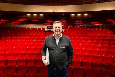 Alwin schrijft toneelstukken: ‘Je wil dat mensen een geweldige avond hebben’