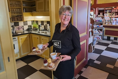 Angelien is het gezicht van de Bolletje-winkel: 'Elke toerist moet hier komen'