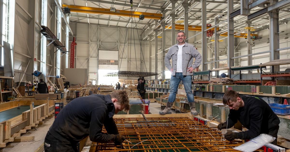 File van vrachtwagens als betonfabriek uit Apeldoorn megaproject levert: ‘Het gaat gewoon hartstikke