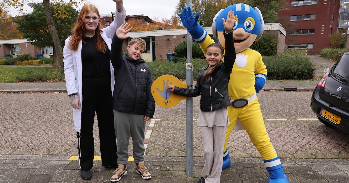 Dean (11) loopt altijd al naar school, maar nu is zijn vaste route ineens veel leuker