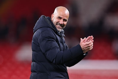 Peter Bosz is supertrots op PSV, maar benoemt ook de keerzijde van het trainersvak: ‘Bij een festiva