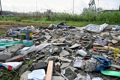 Dader die gesloopte badkamer dumpte langs A65 gevonden, blijkt man van 40: ‘Hij gaat betalen’