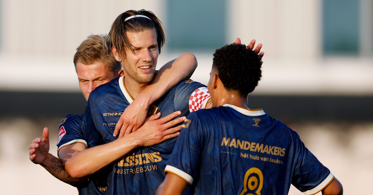 LIVE Keuken Kampioen Divisie | Kramer schiet RKC vanaf de stip op voorsprong bij Jong AZ, FC Emmen t