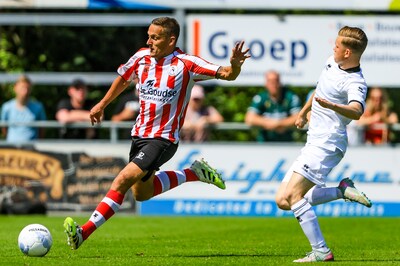 ADO-fans hoopten op terugkeer, maar Toornstra schittert in rood-wit: ‘Het bevalt me hier enorm’