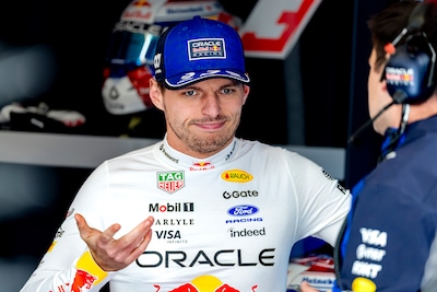 Max Verstappen sluit teleurstellende sprintkwalificatie af als zevende: ‘Ik worstelde met de auto’
