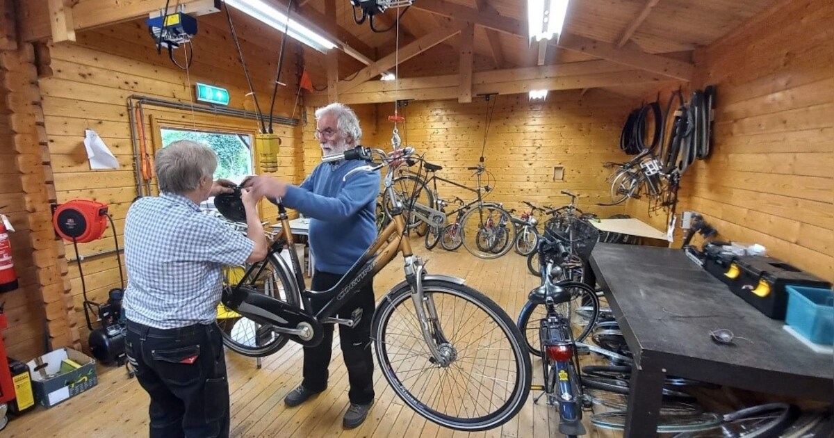 Fietsenwerkplaats helpt inwoners in Maasbracht