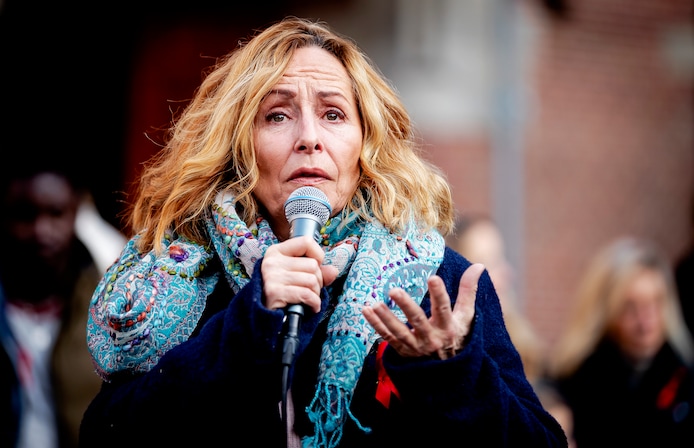 Angela Groothuizen blijft achter Omroep Zwart staan: 'Pijn van Akwasi leidt  tot verkeerde acties' | Show | AD.nl