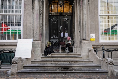 Universiteit sommeert bezetters Drift 25 tot vertrek: kort geding dreigt