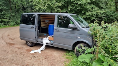 Lokbus vol drugsspullen staat een week in Leusden, maar slechts vijf inwoners slaan alarm