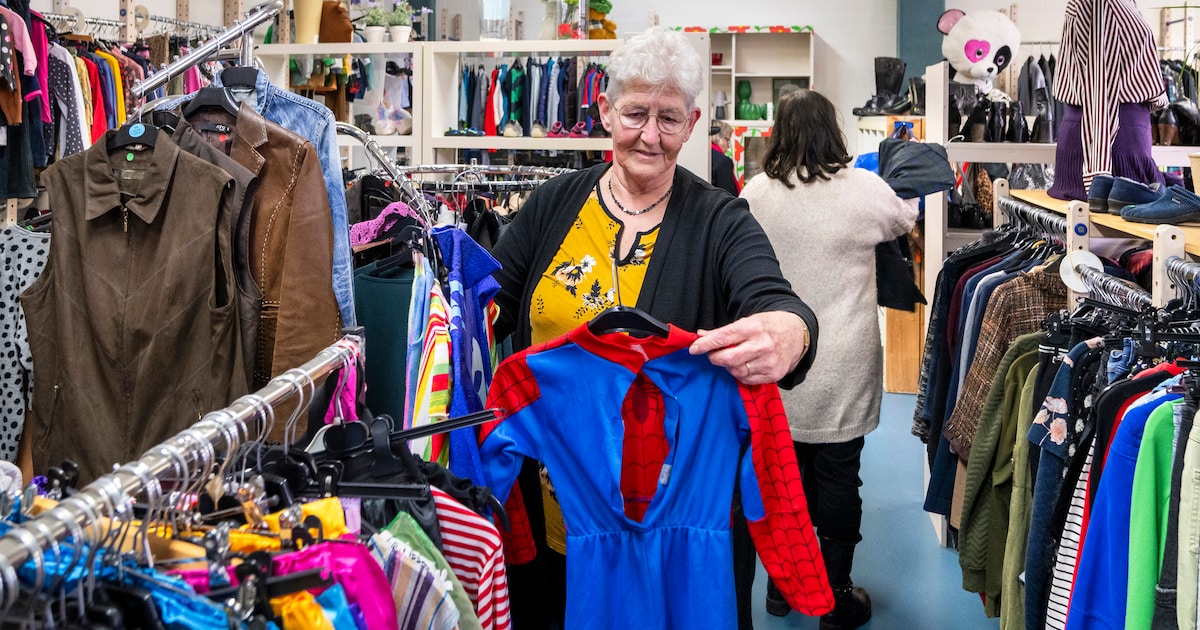 Grootste kledingruil van Nederland bij Kringloopwinkel in Hazerswoude