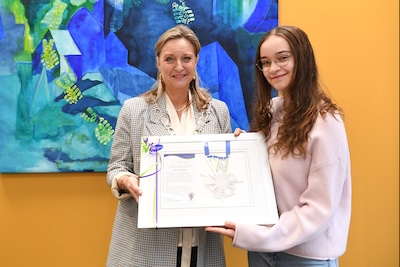 Marit (14) helpt nu al bij het sinterklaasfeest, Halloween, de 80, Koningsdag én dodenherdenking