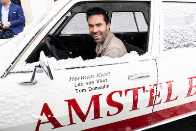 Kersvers koersdirecteur Tom Dumoulin over hervonden wielergeluk: ‘Als vis in het water in deze gekke wielerwereld’