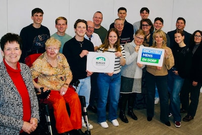 de-kandidaten-van-burgerbelangen-op-een-rij-linksvoor-mireille-louwerens