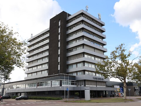 Rustige vergadering over azc, maar meningen zijn verdeeld: ‘Ik doe niet mee aan een spelletje angst aanjagen’