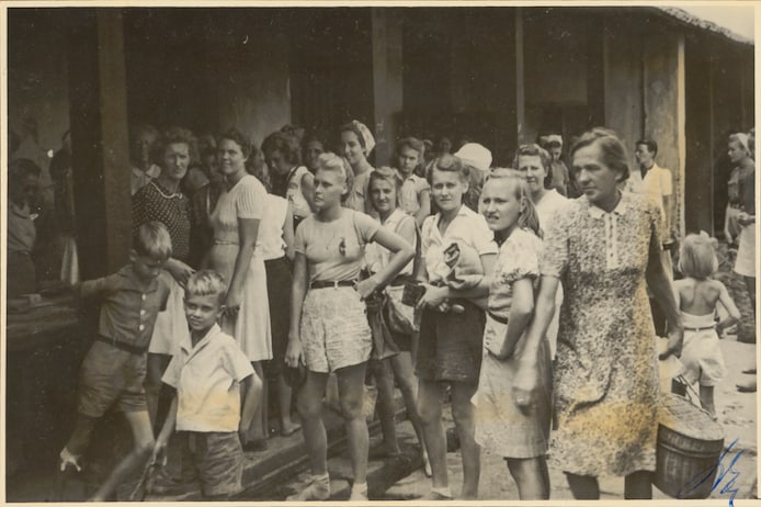 Kamp 10 te Banjoebiroe, op het Indonesische eiland Java (1945). Foto ter illustratie, Freek staat niet op deze foto.