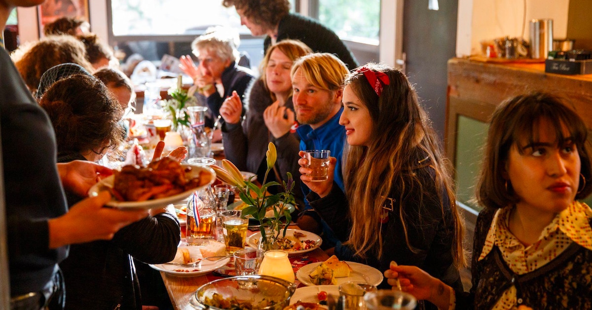 Museum Heerenveen serveert Vrijheidssoep tijdens pop-up expositie over bevrijding