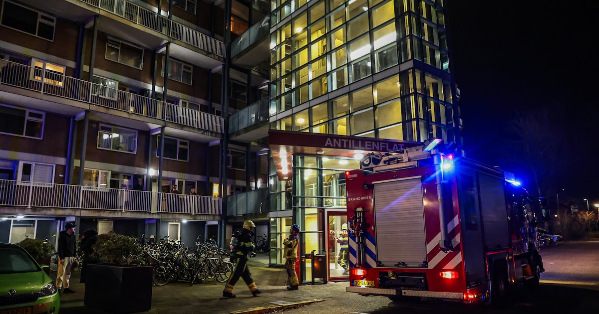 Meerdere woningen ontruimd vanwege brand in flatgebouw in Leeuwarden