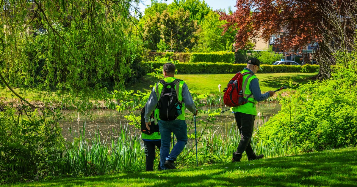 Vrijwilligers al dagen op zoek naar vermiste Hans (76): ‘Laten we hopen dat hij zit te wachten tot i