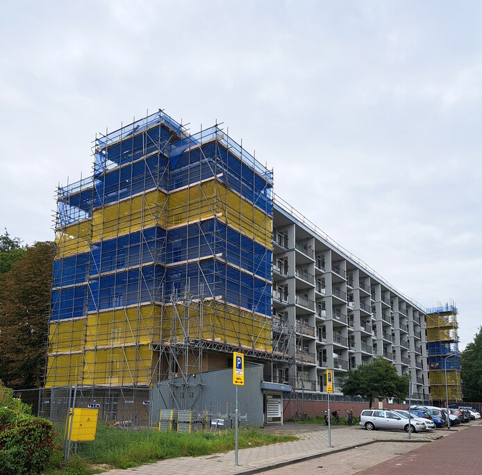 Zij hebben de gevreesde renovatie van Trivire-flats al achter de rug: 'Laat  het over je heen komen' | Dordrecht | AD.nl